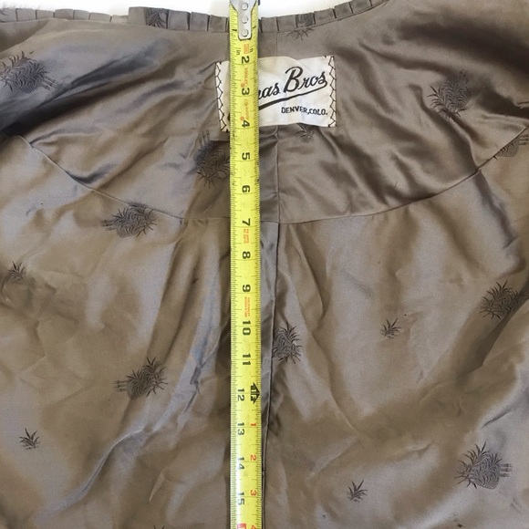 Authentic Vintage Jonas Bros Beaver Shawl - Picture 9 of 10